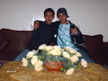 moi et mon ami yassin a la maison